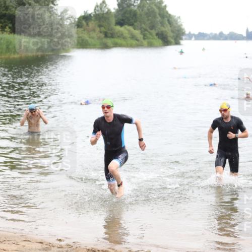 21.06.2026 - 29. Vierlanden-Triathlon Andreas Tolksdorf http://msf.ph/oto/9848874 21.06.2026 09:56:17 Schwimmen 308, 332 meine-sportfotos.de