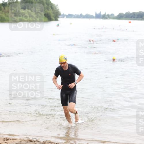 21.06.2026 - 29. Vierlanden-Triathlon Andreas Tolksdorf http://msf.ph/oto/9848889 21.06.2026 09:56:19 Schwimmen 308, 332, 354 meine-sportfotos.de