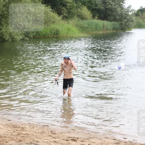 21.06.2026 - 29. Vierlanden-Triathlon Andreas Tolksdorf http://msf.ph/oto/9848896 21.06.2026 09:56:24 Schwimmen 306, 332, 354 meine-sportfotos.de
