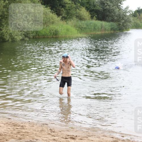21.06.2026 - 29. Vierlanden-Triathlon Andreas Tolksdorf http://msf.ph/oto/9848899 21.06.2026 09:56:24 Schwimmen 306, 332, 354 meine-sportfotos.de
