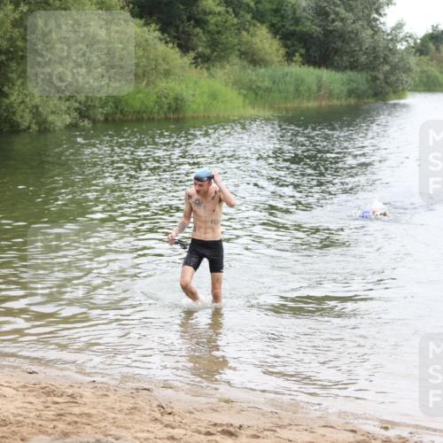 21.06.2026 - 29. Vierlanden-Triathlon Andreas Tolksdorf http://msf.ph/oto/9848902 21.06.2026 09:56:24 Schwimmen 306, 332, 354 meine-sportfotos.de