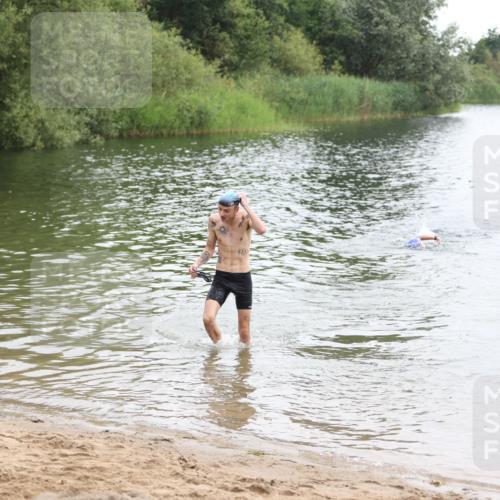 21.06.2026 - 29. Vierlanden-Triathlon Andreas Tolksdorf http://msf.ph/oto/9848903 21.06.2026 09:56:24 Schwimmen 306, 332, 354 meine-sportfotos.de