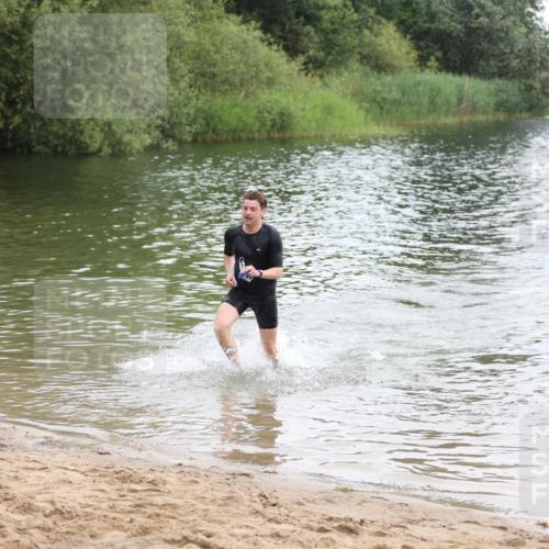 21.06.2026 - 29. Vierlanden-Triathlon Andreas Tolksdorf http://msf.ph/oto/9848908 21.06.2026 09:56:33 Schwimmen 306, 354, 361, 365 meine-sportfotos.de