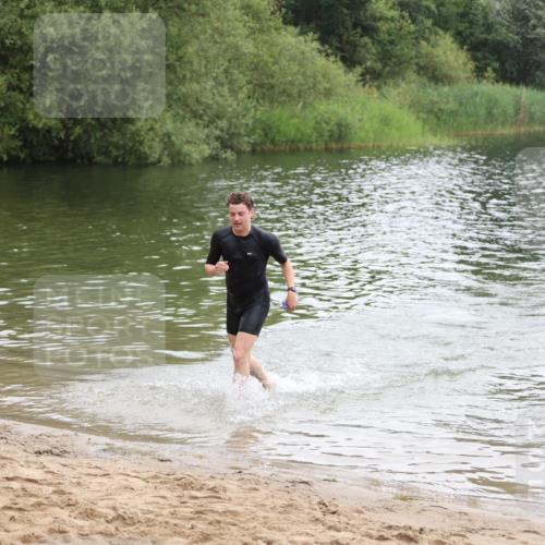 21.06.2026 - 29. Vierlanden-Triathlon Andreas Tolksdorf http://msf.ph/oto/9848917 21.06.2026 09:56:33 Schwimmen 306, 354, 361, 365 meine-sportfotos.de