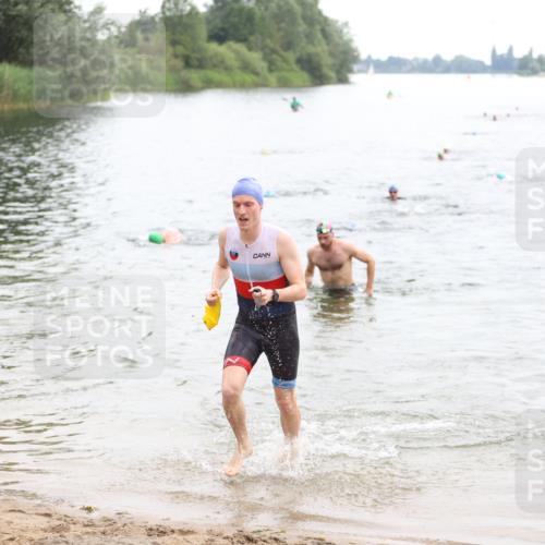21.06.2026 - 29. Vierlanden-Triathlon Andreas Tolksdorf http://msf.ph/oto/9848922 21.06.2026 09:56:37 Schwimmen 306, 361, 365 meine-sportfotos.de