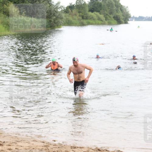21.06.2026 - 29. Vierlanden-Triathlon Andreas Tolksdorf http://msf.ph/oto/9848930 21.06.2026 09:56:40 Schwimmen 317, 361, 365 meine-sportfotos.de