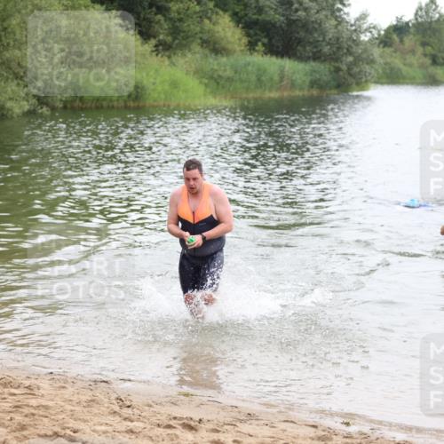 21.06.2026 - 29. Vierlanden-Triathlon Andreas Tolksdorf http://msf.ph/oto/9848940 21.06.2026 09:56:48 Schwimmen 307, 317, 352, 361 meine-sportfotos.de