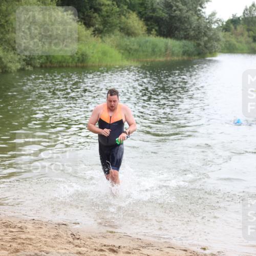 21.06.2026 - 29. Vierlanden-Triathlon Andreas Tolksdorf http://msf.ph/oto/9848945 21.06.2026 09:56:48 Schwimmen 307, 317, 352, 361 meine-sportfotos.de