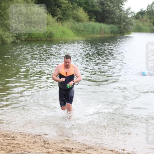 21.06.2026 - 29. Vierlanden-Triathlon Andreas Tolksdorf http://msf.ph/oto/9848946 21.06.2026 09:56:48 Schwimmen 307, 317, 352, 361 meine-sportfotos.de