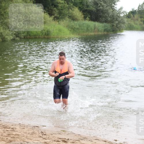 21.06.2026 - 29. Vierlanden-Triathlon Andreas Tolksdorf http://msf.ph/oto/9848947 21.06.2026 09:56:48 Schwimmen 307, 317, 352, 361 meine-sportfotos.de