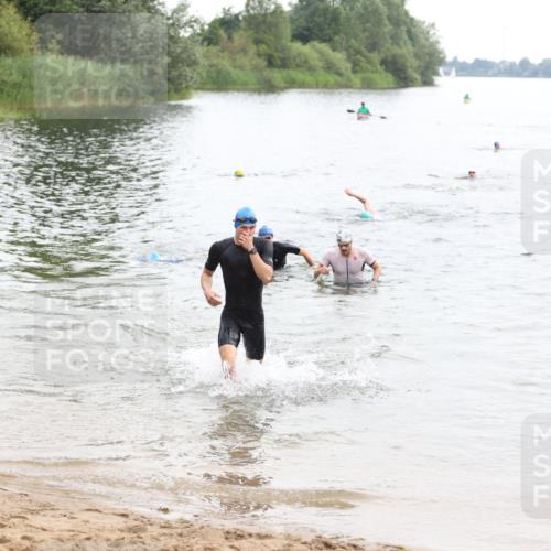 21.06.2026 - 29. Vierlanden-Triathlon Andreas Tolksdorf http://msf.ph/oto/9848951 21.06.2026 09:56:51 Schwimmen 307, 312, 317, 352 meine-sportfotos.de