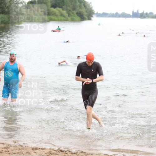 21.06.2026 - 29. Vierlanden-Triathlon Andreas Tolksdorf http://msf.ph/oto/9848992 21.06.2026 09:57:08 Schwimmen 326, 344, 363 meine-sportfotos.de