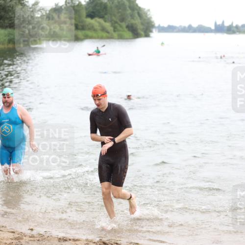 21.06.2026 - 29. Vierlanden-Triathlon Andreas Tolksdorf http://msf.ph/oto/9848997 21.06.2026 09:57:09 Schwimmen 326, 344 meine-sportfotos.de