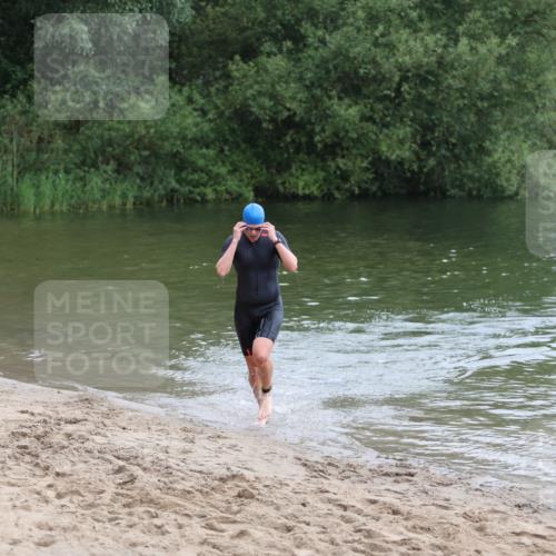 21.06.2026 - 29. Vierlanden-Triathlon Andreas Tolksdorf http://msf.ph/oto/9849044 21.06.2026 09:57:50 Schwimmen 316 meine-sportfotos.de