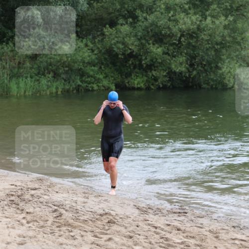 21.06.2026 - 29. Vierlanden-Triathlon Andreas Tolksdorf http://msf.ph/oto/9849048 21.06.2026 09:57:50 Schwimmen 316 meine-sportfotos.de