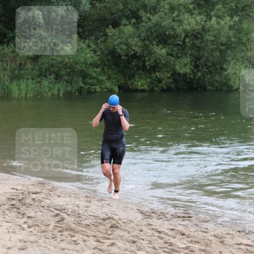 21.06.2026 - 29. Vierlanden-Triathlon Andreas Tolksdorf http://msf.ph/oto/9849050 21.06.2026 09:57:50 Schwimmen 316 meine-sportfotos.de