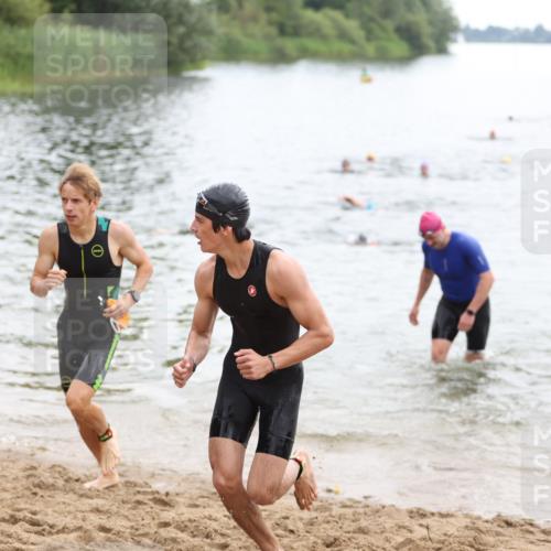 21.06.2026 - 29. Vierlanden-Triathlon Andreas Tolksdorf http://msf.ph/oto/9849065 21.06.2026 09:58:07 Schwimmen 334, 345, 360, 373 meine-sportfotos.de