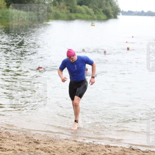 21.06.2026 - 29. Vierlanden-Triathlon Andreas Tolksdorf http://msf.ph/oto/9849067 21.06.2026 09:58:09 Schwimmen 334, 345, 360, 373 meine-sportfotos.de