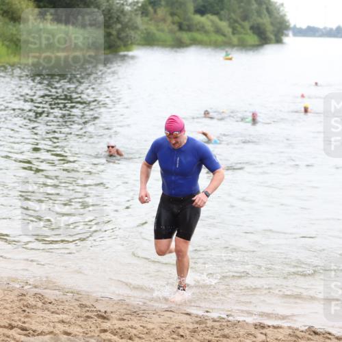 21.06.2026 - 29. Vierlanden-Triathlon Andreas Tolksdorf http://msf.ph/oto/9849071 21.06.2026 09:58:09 Schwimmen 334, 345, 360, 373 meine-sportfotos.de
