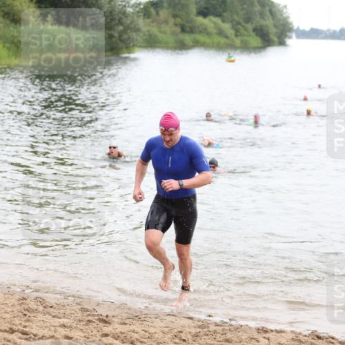 21.06.2026 - 29. Vierlanden-Triathlon Andreas Tolksdorf http://msf.ph/oto/9849073 21.06.2026 09:58:09 Schwimmen 334, 345, 360, 373 meine-sportfotos.de
