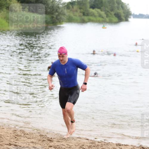 21.06.2026 - 29. Vierlanden-Triathlon Andreas Tolksdorf http://msf.ph/oto/9849077 21.06.2026 09:58:09 Schwimmen 334, 345, 360, 373 meine-sportfotos.de