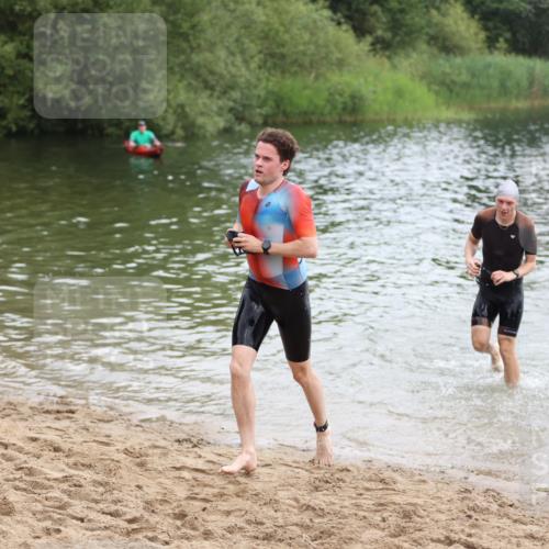 21.06.2026 - 29. Vierlanden-Triathlon Andreas Tolksdorf http://msf.ph/oto/9849083 21.06.2026 09:58:17 Schwimmen 305, 334, 348 meine-sportfotos.de