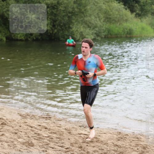 21.06.2026 - 29. Vierlanden-Triathlon Andreas Tolksdorf http://msf.ph/oto/9849087 21.06.2026 09:58:18 Schwimmen 305, 334, 348 meine-sportfotos.de