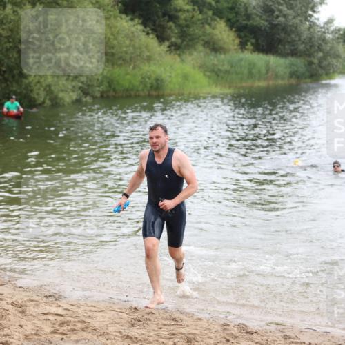 21.06.2026 - 29. Vierlanden-Triathlon Andreas Tolksdorf http://msf.ph/oto/9849099 21.06.2026 09:58:24 Schwimmen 305, 320, 348 meine-sportfotos.de