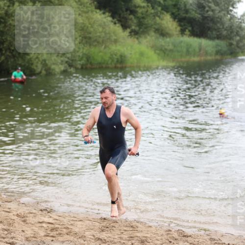 21.06.2026 - 29. Vierlanden-Triathlon Andreas Tolksdorf http://msf.ph/oto/9849103 21.06.2026 09:58:24 Schwimmen 305, 320, 348 meine-sportfotos.de