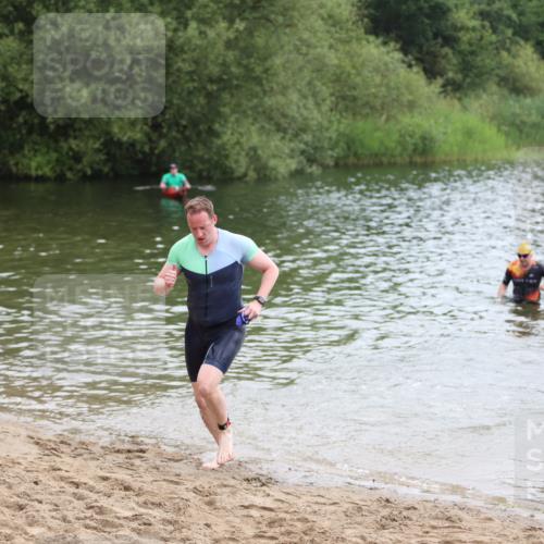21.06.2026 - 29. Vierlanden-Triathlon Andreas Tolksdorf http://msf.ph/oto/9849120 21.06.2026 09:58:32 Schwimmen 309, 320, 358, 359 meine-sportfotos.de
