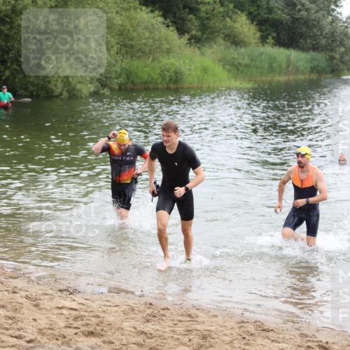 21.06.2026 - 29. Vierlanden-Triathlon Andreas Tolksdorf http://msf.ph/oto/9849129 21.06.2026 09:58:38 Schwimmen 309, 358, 359 meine-sportfotos.de