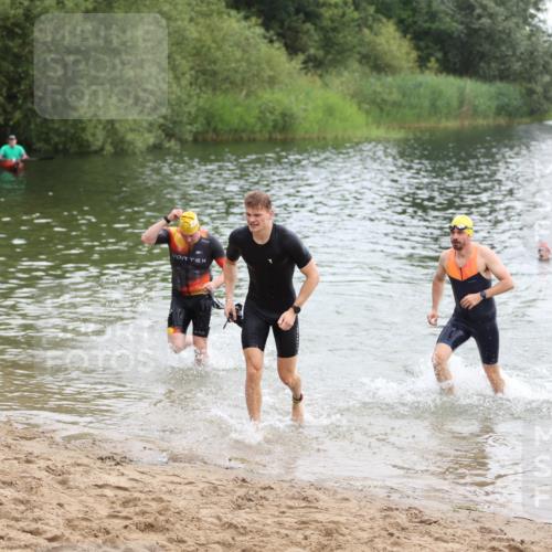 21.06.2026 - 29. Vierlanden-Triathlon Andreas Tolksdorf http://msf.ph/oto/9849131 21.06.2026 09:58:38 Schwimmen 309, 358, 359 meine-sportfotos.de