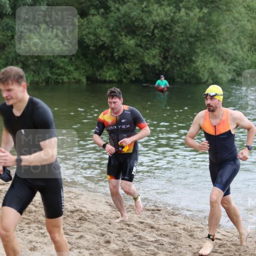 21.06.2026 - 29. Vierlanden-Triathlon Andreas Tolksdorf http://msf.ph/oto/9849139 21.06.2026 09:58:41 Schwimmen 309, 358, 359, 371 meine-sportfotos.de