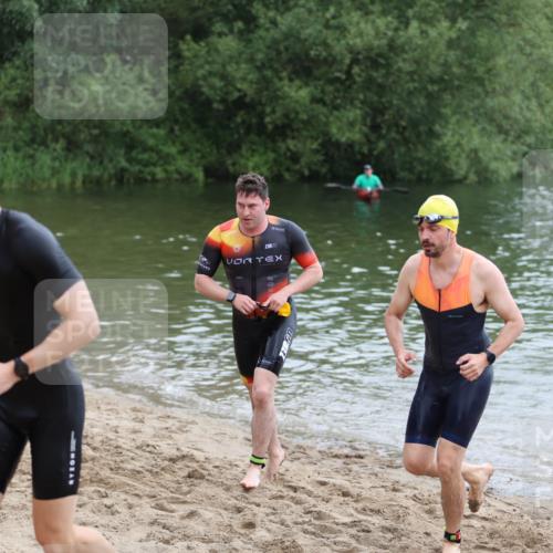 21.06.2026 - 29. Vierlanden-Triathlon Andreas Tolksdorf http://msf.ph/oto/9849142 21.06.2026 09:58:41 Schwimmen 309, 358, 359, 371 meine-sportfotos.de