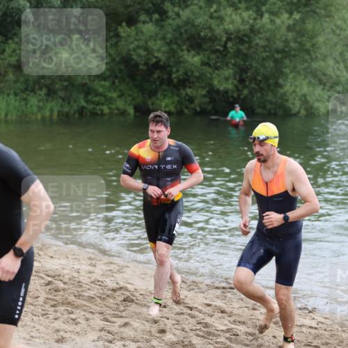 21.06.2026 - 29. Vierlanden-Triathlon Andreas Tolksdorf http://msf.ph/oto/9849143 21.06.2026 09:58:41 Schwimmen 309, 358, 359, 371 meine-sportfotos.de