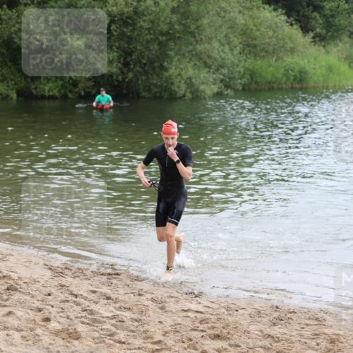 21.06.2026 - 29. Vierlanden-Triathlon Andreas Tolksdorf http://msf.ph/oto/9849147 21.06.2026 09:58:52 Schwimmen 371 meine-sportfotos.de