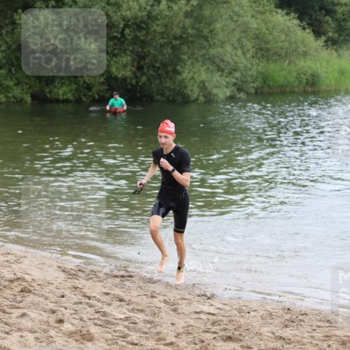 21.06.2026 - 29. Vierlanden-Triathlon Andreas Tolksdorf http://msf.ph/oto/9849150 21.06.2026 09:58:52 Schwimmen 371 meine-sportfotos.de