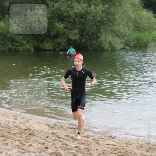 21.06.2026 - 29. Vierlanden-Triathlon Andreas Tolksdorf http://msf.ph/oto/9849157 21.06.2026 09:58:52 Schwimmen 371 meine-sportfotos.de