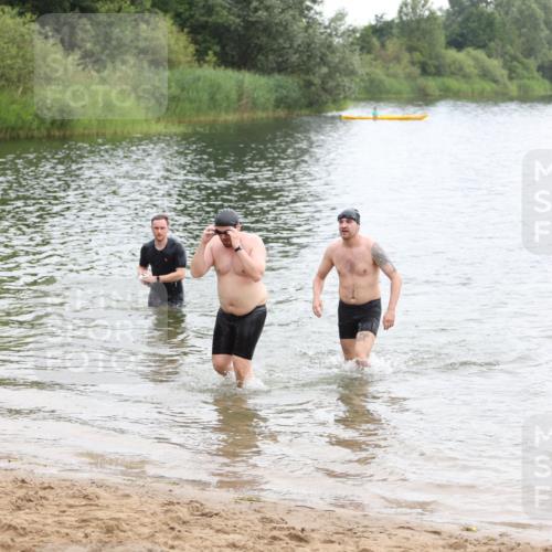 21.06.2026 - 29. Vierlanden-Triathlon Andreas Tolksdorf http://msf.ph/oto/9849167 21.06.2026 09:59:04 Schwimmen 303, 325, 356 meine-sportfotos.de