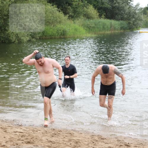21.06.2026 - 29. Vierlanden-Triathlon Andreas Tolksdorf http://msf.ph/oto/9849176 21.06.2026 09:59:07 Schwimmen 303, 325, 356 meine-sportfotos.de