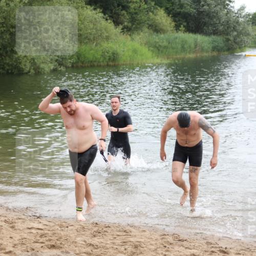 21.06.2026 - 29. Vierlanden-Triathlon Andreas Tolksdorf http://msf.ph/oto/9849177 21.06.2026 09:59:07 Schwimmen 303, 325, 356 meine-sportfotos.de