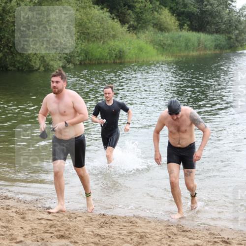 21.06.2026 - 29. Vierlanden-Triathlon Andreas Tolksdorf http://msf.ph/oto/9849182 21.06.2026 09:59:07 Schwimmen 303, 325, 356 meine-sportfotos.de