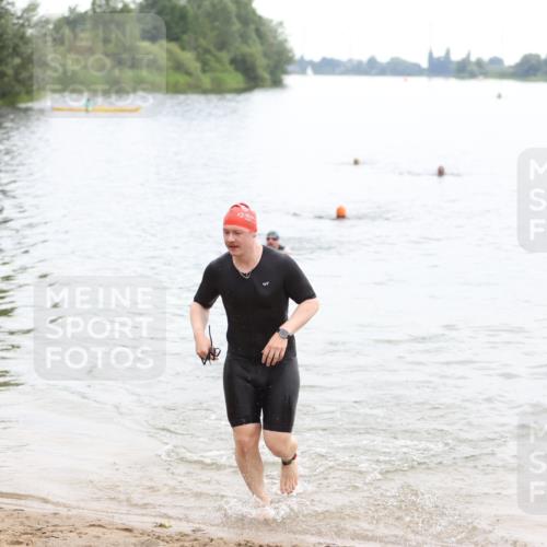 21.06.2026 - 29. Vierlanden-Triathlon Andreas Tolksdorf http://msf.ph/oto/9849188 21.06.2026 09:59:44 Schwimmen 313 meine-sportfotos.de