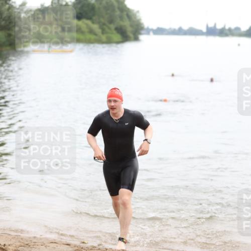 21.06.2026 - 29. Vierlanden-Triathlon Andreas Tolksdorf http://msf.ph/oto/9849191 21.06.2026 09:59:44 Schwimmen 313 meine-sportfotos.de