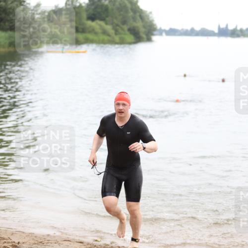 21.06.2026 - 29. Vierlanden-Triathlon Andreas Tolksdorf http://msf.ph/oto/9849193 21.06.2026 09:59:44 Schwimmen 313 meine-sportfotos.de
