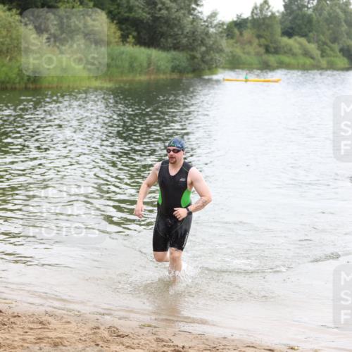 21.06.2026 - 29. Vierlanden-Triathlon Andreas Tolksdorf http://msf.ph/oto/9849203 21.06.2026 09:59:57 Schwimmen 338 meine-sportfotos.de