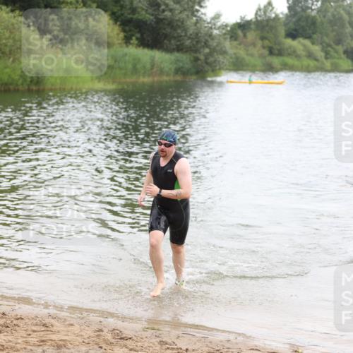 21.06.2026 - 29. Vierlanden-Triathlon Andreas Tolksdorf http://msf.ph/oto/9849206 21.06.2026 09:59:57 Schwimmen 338 meine-sportfotos.de