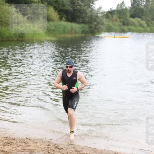 21.06.2026 - 29. Vierlanden-Triathlon Andreas Tolksdorf http://msf.ph/oto/9849211 21.06.2026 09:59:57 Schwimmen 338 meine-sportfotos.de