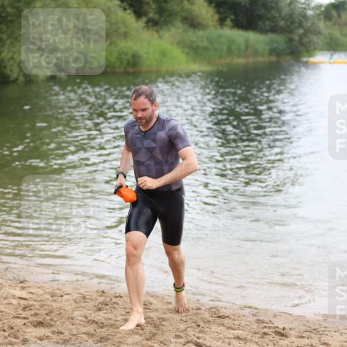 21.06.2026 - 29. Vierlanden-Triathlon Andreas Tolksdorf http://msf.ph/oto/9849218 21.06.2026 10:00:12 Schwimmen 327 meine-sportfotos.de