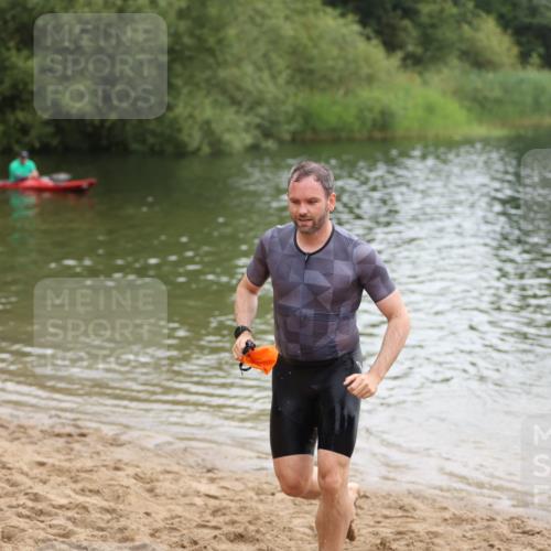 21.06.2026 - 29. Vierlanden-Triathlon Andreas Tolksdorf http://msf.ph/oto/9849223 21.06.2026 10:00:12 Schwimmen 327 meine-sportfotos.de